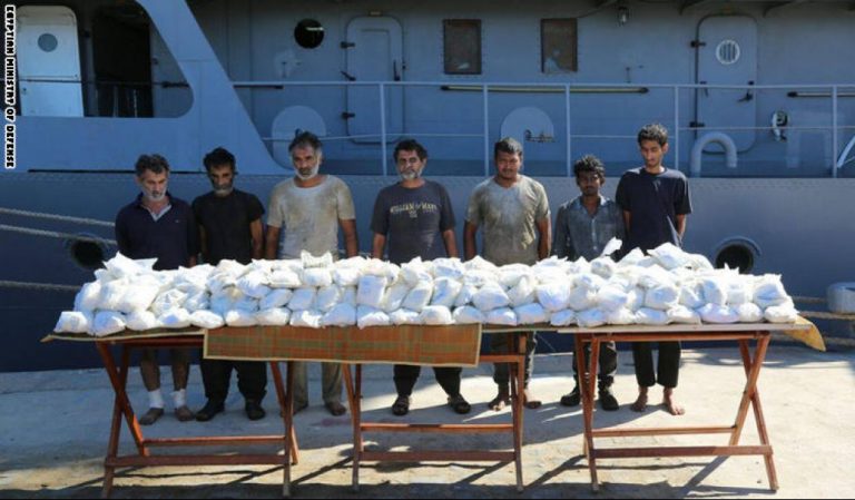 الجيش المصري: ضبط مركب إيراني يحمل مخدرات