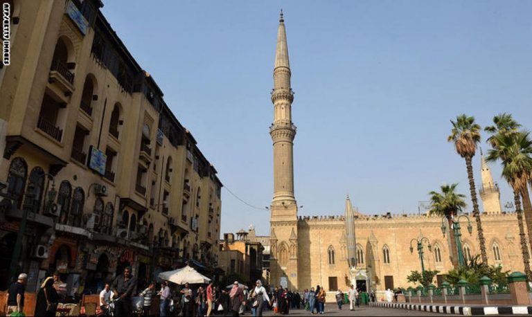 نائب مصري يرفض “الغزل” الإيراني ويحذر القاهرة من فخ