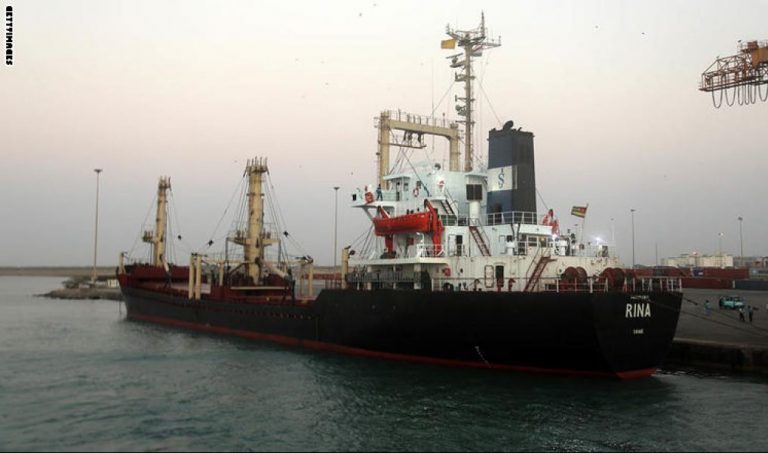 رصد زورق تفجيري إيراني قرب ميناء الحديدة