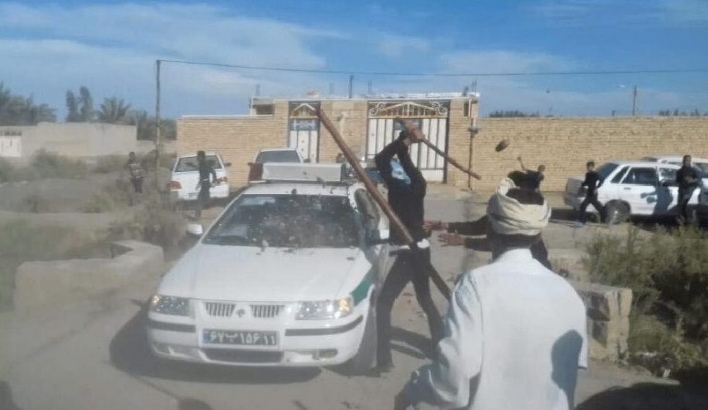 الاضطهاد يدفع موظفاً إلى حرق مكتب عمدة الفلاحية بالأحواز