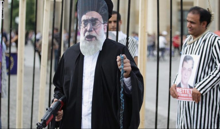 “هيومن رايتس ووتش” تطالب إيران بوقف إعدام الأطفال